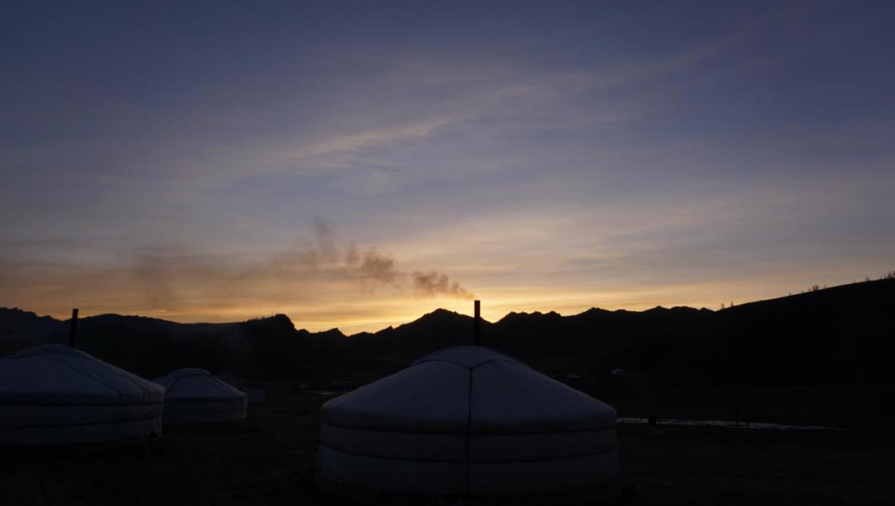My Mongolia Eco Ger Camp Nalayh Exterior foto